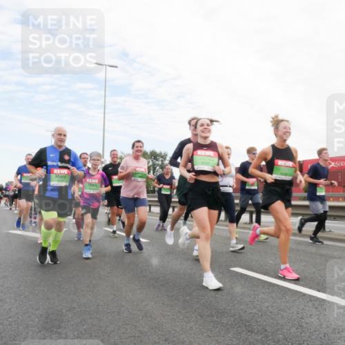 03.10.2025 - Köhlbrandbrückenlauf Matties Gatica Varas http://msf.ph/oto/9172493 03.10.2025 15:21:10 Position 3 9516, 9737 meine-sportfotos.de