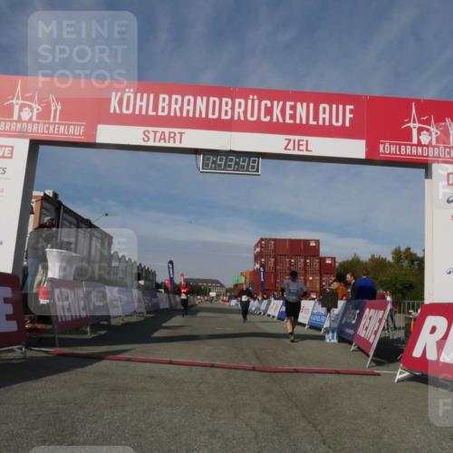 03.10.2025 - Köhlbrandbrückenlauf Matties Gatica Varas http://msf.ph/oto/9172494 03.10.2025 10:43:50 Ziel 2425, 2565, 2753 meine-sportfotos.de