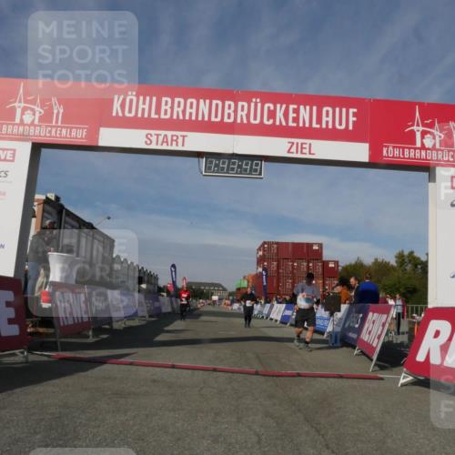 03.10.2025 - Köhlbrandbrückenlauf Matties Gatica Varas http://msf.ph/oto/9172496 03.10.2025 10:43:51 Ziel 2425, 2565, 2753 meine-sportfotos.de