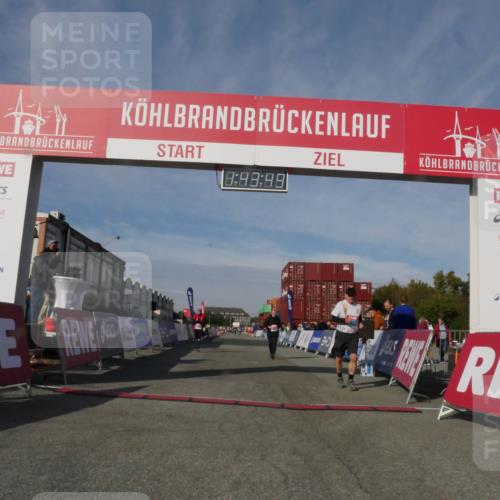 03.10.2025 - Köhlbrandbrückenlauf Matties Gatica Varas http://msf.ph/oto/9172498 03.10.2025 10:43:51 Ziel 2425, 2565, 2753 meine-sportfotos.de
