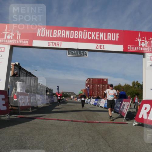 03.10.2025 - Köhlbrandbrückenlauf Matties Gatica Varas http://msf.ph/oto/9172500 03.10.2025 10:43:51 Ziel 2425, 2565, 2753 meine-sportfotos.de