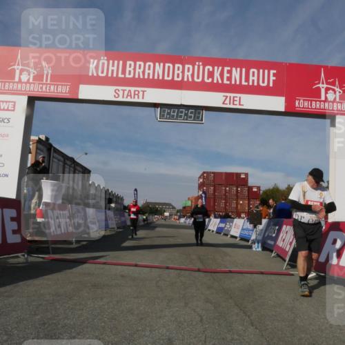 03.10.2025 - Köhlbrandbrückenlauf Matties Gatica Varas http://msf.ph/oto/9172505 03.10.2025 10:43:53 Ziel 2565, 2753 meine-sportfotos.de