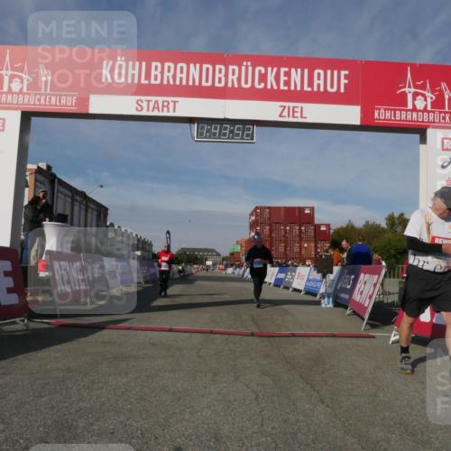 03.10.2025 - Köhlbrandbrückenlauf Matties Gatica Varas http://msf.ph/oto/9172507 03.10.2025 10:43:53 Ziel 2565, 2753 meine-sportfotos.de