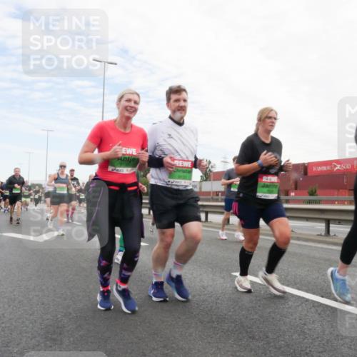 03.10.2025 - Köhlbrandbrückenlauf Matties Gatica Varas http://msf.ph/oto/9172508 03.10.2025 15:21:13 Position 3 9132, 9133, 95 meine-sportfotos.de