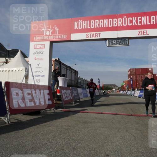 03.10.2025 - Köhlbrandbrückenlauf Matties Gatica Varas http://msf.ph/oto/9172514 03.10.2025 10:43:55 Ziel 2565, 2753 meine-sportfotos.de