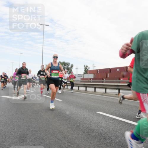 03.10.2025 - Köhlbrandbrückenlauf Matties Gatica Varas http://msf.ph/oto/9172515 03.10.2025 15:21:14 Position 3  meine-sportfotos.de