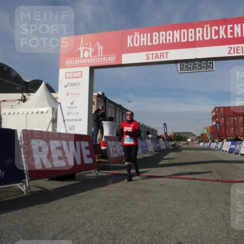 03.10.2025 - Köhlbrandbrückenlauf Matties Gatica Varas http://msf.ph/oto/9172522 03.10.2025 10:43:57 Ziel 2565 meine-sportfotos.de