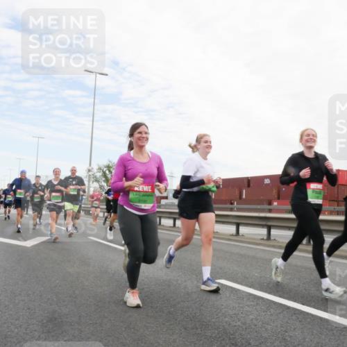 03.10.2025 - Köhlbrandbrückenlauf Matties Gatica Varas http://msf.ph/oto/9172527 03.10.2025 15:21:17 Position 3 9190 meine-sportfotos.de