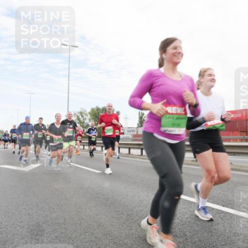 03.10.2025 - Köhlbrandbrückenlauf Matties Gatica Varas http://msf.ph/oto/9172529 03.10.2025 15:21:18 Position 3  meine-sportfotos.de