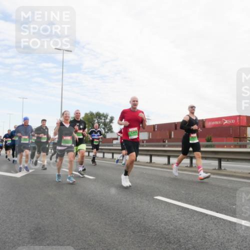 03.10.2025 - Köhlbrandbrückenlauf Matties Gatica Varas http://msf.ph/oto/9172531 03.10.2025 15:21:18 Position 3  meine-sportfotos.de