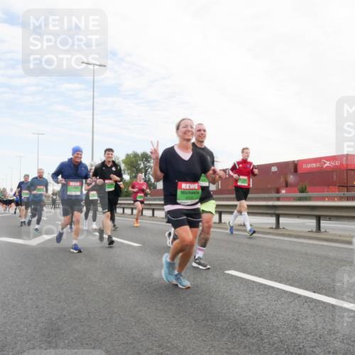 03.10.2025 - Köhlbrandbrückenlauf Matties Gatica Varas http://msf.ph/oto/9172535 03.10.2025 15:21:19 Position 3  meine-sportfotos.de