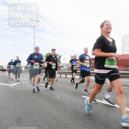 03.10.2025 - Köhlbrandbrückenlauf Matties Gatica Varas http://msf.ph/oto/9172537 03.10.2025 15:21:20 Position 3  meine-sportfotos.de