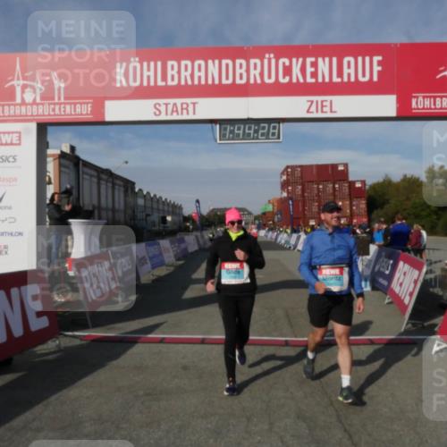 03.10.2025 - Köhlbrandbrückenlauf Matties Gatica Varas http://msf.ph/oto/9172548 03.10.2025 10:44:30 Ziel  meine-sportfotos.de