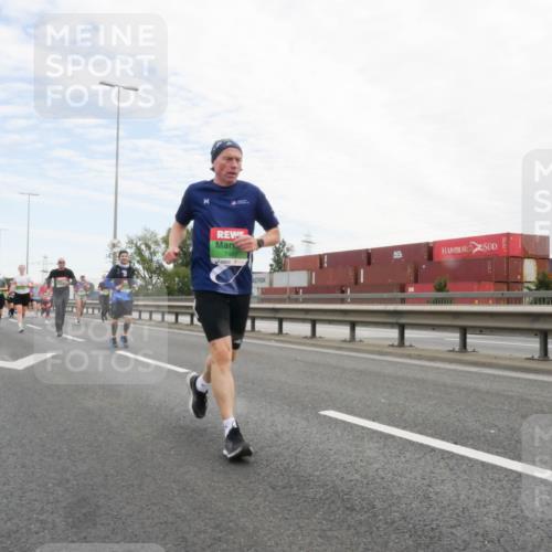 03.10.2025 - Köhlbrandbrückenlauf Matties Gatica Varas http://msf.ph/oto/9172551 03.10.2025 15:21:23 Position 3 7462 meine-sportfotos.de