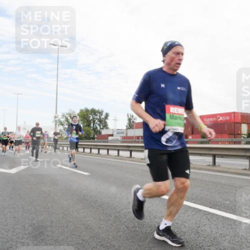 03.10.2025 - Köhlbrandbrückenlauf Matties Gatica Varas http://msf.ph/oto/9172553 03.10.2025 15:21:23 Position 3 7460 meine-sportfotos.de
