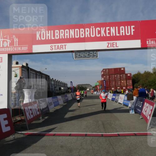03.10.2025 - Köhlbrandbrückenlauf Matties Gatica Varas http://msf.ph/oto/9172554 03.10.2025 10:44:41 Ziel 2306, 2620 meine-sportfotos.de