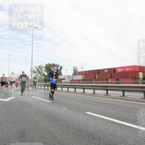 03.10.2025 - Köhlbrandbrückenlauf Matties Gatica Varas http://msf.ph/oto/9172555 03.10.2025 15:21:24 Position 3  meine-sportfotos.de