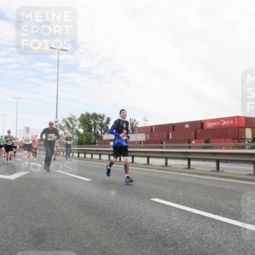 03.10.2025 - Köhlbrandbrückenlauf Matties Gatica Varas http://msf.ph/oto/9172556 03.10.2025 15:21:24 Position 3  meine-sportfotos.de
