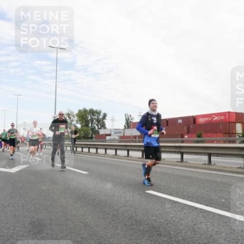 03.10.2025 - Köhlbrandbrückenlauf Matties Gatica Varas http://msf.ph/oto/9172558 03.10.2025 15:21:25 Position 3  meine-sportfotos.de