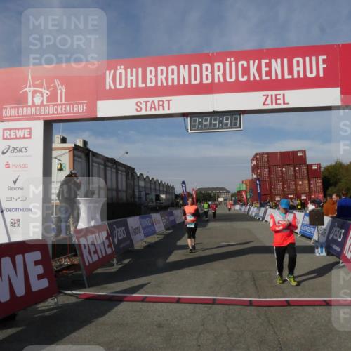 03.10.2025 - Köhlbrandbrückenlauf Matties Gatica Varas http://msf.ph/oto/9172563 03.10.2025 10:44:43 Ziel 2306, 2620 meine-sportfotos.de