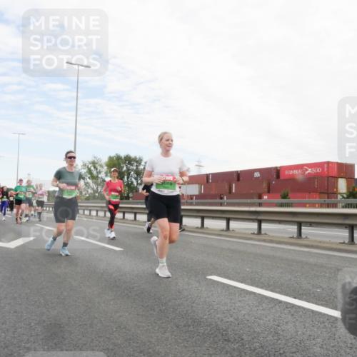 03.10.2025 - Köhlbrandbrückenlauf Matties Gatica Varas http://msf.ph/oto/9172569 03.10.2025 15:21:27 Position 3  meine-sportfotos.de
