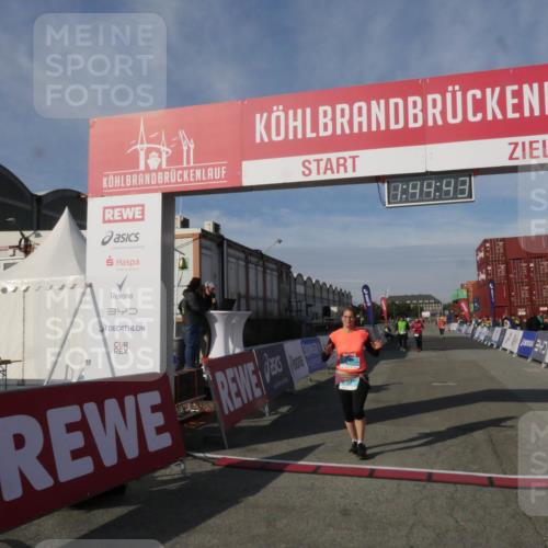 03.10.2025 - Köhlbrandbrückenlauf Matties Gatica Varas http://msf.ph/oto/9172572 03.10.2025 10:44:45 Ziel 2517, 2545, 2620 meine-sportfotos.de