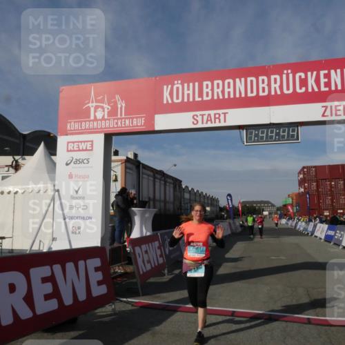 03.10.2025 - Köhlbrandbrückenlauf Matties Gatica Varas http://msf.ph/oto/9172576 03.10.2025 10:44:46 Ziel 2517, 2545 meine-sportfotos.de