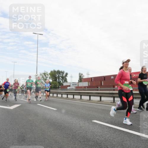 03.10.2025 - Köhlbrandbrückenlauf Matties Gatica Varas http://msf.ph/oto/9172577 03.10.2025 15:21:29 Position 3  meine-sportfotos.de