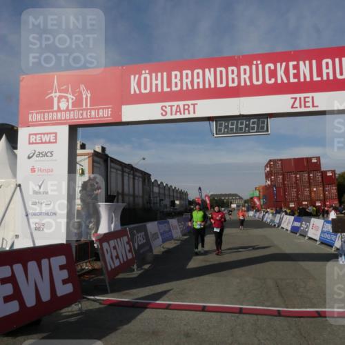 03.10.2025 - Köhlbrandbrückenlauf Matties Gatica Varas http://msf.ph/oto/9172580 03.10.2025 10:44:53 Ziel 1389, 2517, 2545 meine-sportfotos.de