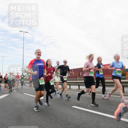 03.10.2025 - Köhlbrandbrückenlauf Matties Gatica Varas http://msf.ph/oto/9172591 03.10.2025 15:21:33 Position 3  meine-sportfotos.de