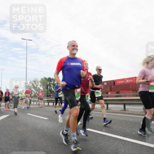 03.10.2025 - Köhlbrandbrückenlauf Matties Gatica Varas http://msf.ph/oto/9172593 03.10.2025 15:21:33 Position 3  meine-sportfotos.de