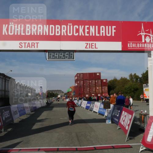 03.10.2025 - Köhlbrandbrückenlauf Matties Gatica Varas http://msf.ph/oto/9172594 03.10.2025 10:44:59 Ziel 1389 meine-sportfotos.de