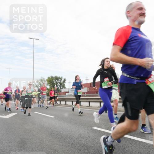 03.10.2025 - Köhlbrandbrückenlauf Matties Gatica Varas http://msf.ph/oto/9172595 03.10.2025 15:21:34 Position 3 111 meine-sportfotos.de