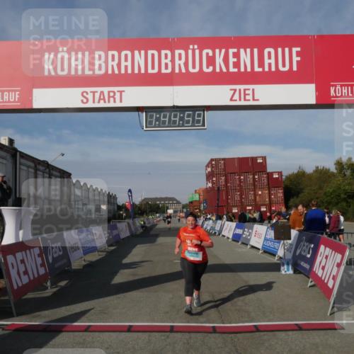 03.10.2025 - Köhlbrandbrückenlauf Matties Gatica Varas http://msf.ph/oto/9172599 03.10.2025 10:45:01 Ziel 1389 meine-sportfotos.de