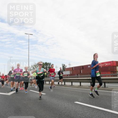 03.10.2025 - Köhlbrandbrückenlauf Matties Gatica Varas http://msf.ph/oto/9172600 03.10.2025 15:21:35 Position 3  meine-sportfotos.de