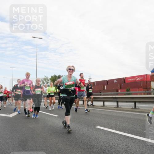 03.10.2025 - Köhlbrandbrückenlauf Matties Gatica Varas http://msf.ph/oto/9172602 03.10.2025 15:21:35 Position 3  meine-sportfotos.de