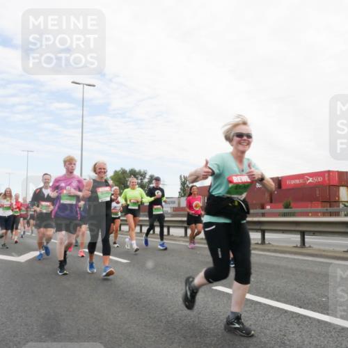 03.10.2025 - Köhlbrandbrückenlauf Matties Gatica Varas http://msf.ph/oto/9172604 03.10.2025 15:21:35 Position 3  meine-sportfotos.de