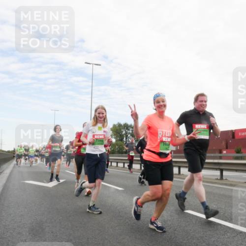 03.10.2025 - Köhlbrandbrückenlauf Matties Gatica Varas http://msf.ph/oto/9172617 03.10.2025 15:21:38 Position 3  meine-sportfotos.de