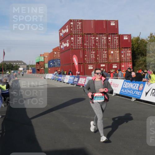 03.10.2025 - Köhlbrandbrückenlauf Matties Gatica Varas http://msf.ph/oto/9172625 03.10.2025 10:48:51 Ziel 3606 meine-sportfotos.de