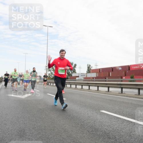 03.10.2025 - Köhlbrandbrückenlauf Matties Gatica Varas http://msf.ph/oto/9172633 03.10.2025 15:21:42 Position 3  meine-sportfotos.de