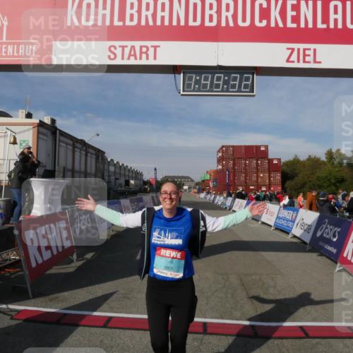 03.10.2025 - Köhlbrandbrückenlauf Matties Gatica Varas http://msf.ph/oto/9172634 03.10.2025 10:49:33 Ziel 3805 meine-sportfotos.de