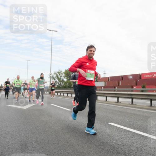03.10.2025 - Köhlbrandbrückenlauf Matties Gatica Varas http://msf.ph/oto/9172635 03.10.2025 15:21:42 Position 3 7871 meine-sportfotos.de