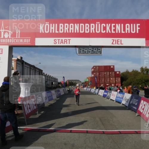 03.10.2025 - Köhlbrandbrückenlauf Matties Gatica Varas http://msf.ph/oto/9172637 03.10.2025 10:49:44 Ziel 2191 meine-sportfotos.de
