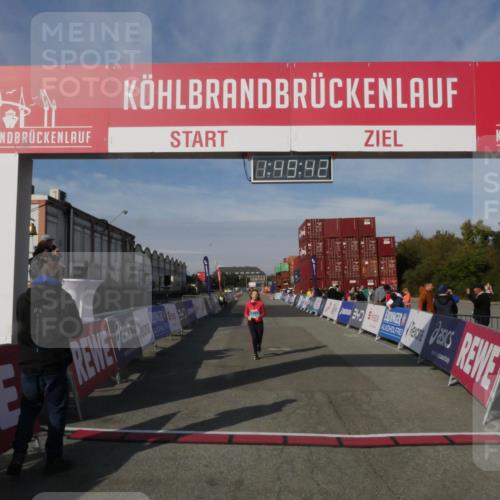 03.10.2025 - Köhlbrandbrückenlauf Matties Gatica Varas http://msf.ph/oto/9172639 03.10.2025 10:49:44 Ziel 2191 meine-sportfotos.de
