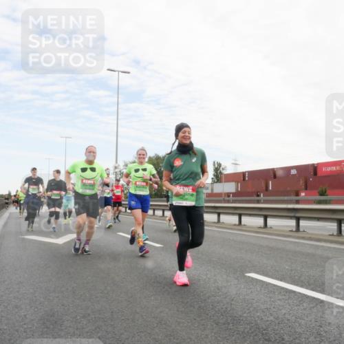 03.10.2025 - Köhlbrandbrückenlauf Matties Gatica Varas http://msf.ph/oto/9172643 03.10.2025 15:21:44 Position 3  meine-sportfotos.de