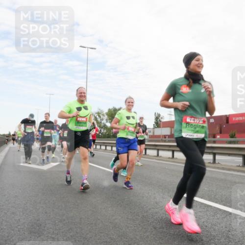 03.10.2025 - Köhlbrandbrückenlauf Matties Gatica Varas http://msf.ph/oto/9172644 03.10.2025 15:21:45 Position 3 15 meine-sportfotos.de