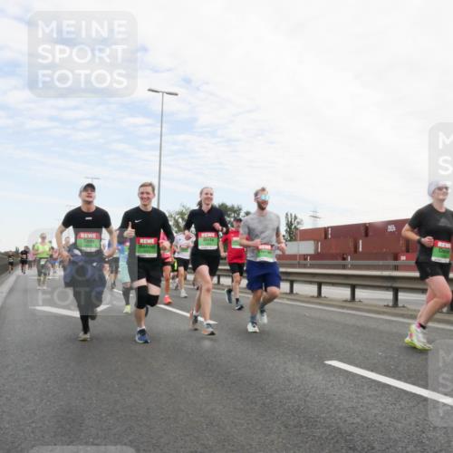 03.10.2025 - Köhlbrandbrückenlauf Matties Gatica Varas http://msf.ph/oto/9172649 03.10.2025 15:21:46 Position 3  meine-sportfotos.de