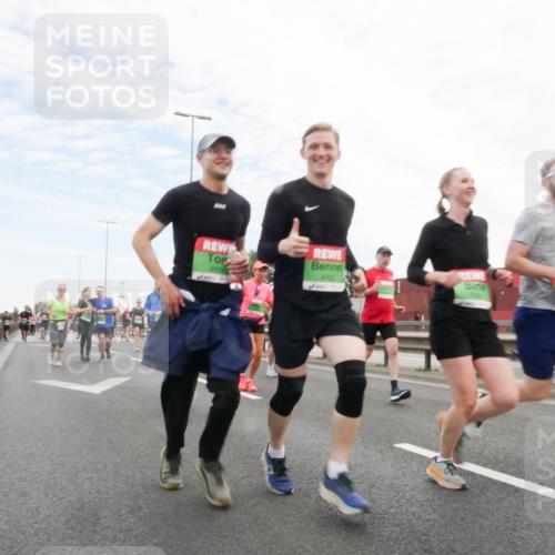 03.10.2025 - Köhlbrandbrückenlauf Matties Gatica Varas http://msf.ph/oto/9172654 03.10.2025 15:21:47 Position 3 6404, 5400 meine-sportfotos.de
