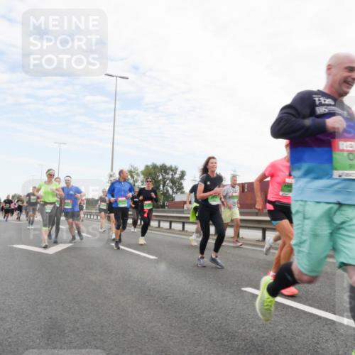 03.10.2025 - Köhlbrandbrückenlauf Matties Gatica Varas http://msf.ph/oto/9172659 03.10.2025 15:21:49 Position 3 7120 meine-sportfotos.de