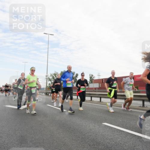 03.10.2025 - Köhlbrandbrückenlauf Matties Gatica Varas http://msf.ph/oto/9172663 03.10.2025 15:21:49 Position 3  meine-sportfotos.de